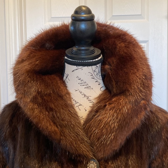 Vintage 1952 Muskrat Fur Jacket - Picture 5 of 7